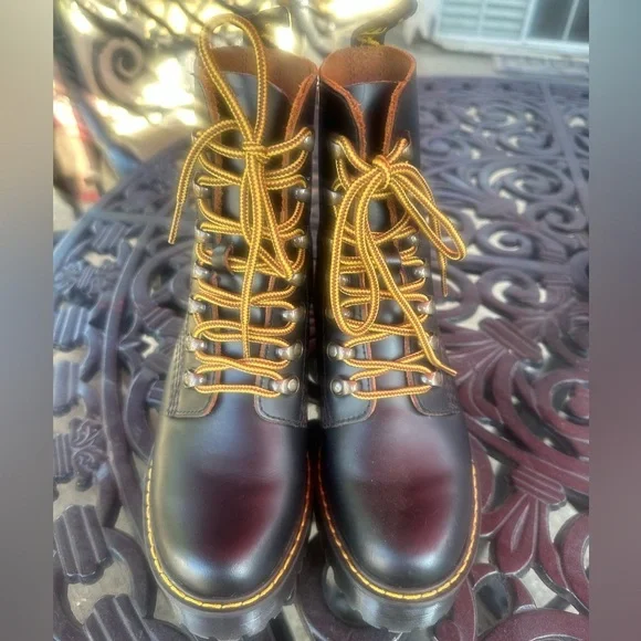 New! Dr. Martens Leona Boot Size 5 - Picture 1 of 13